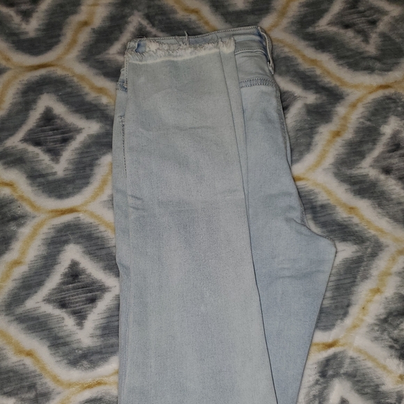 NWOT Distressed jeans - Picture 5 of 12
